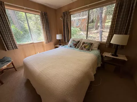 Bedroom - 657 Loop Dr, Springville, CA 93265 photo 2 of 2