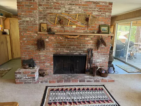 Living - 657 Loop Dr, Springville, CA 93265 photo 3 of 3