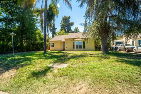 Exterior - 895 E Cross Ave, Tulare, CA 93274 photo 4 of 10
