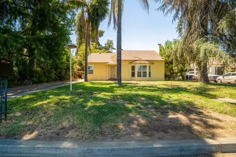 Exterior - 895 E Cross Ave, Tulare, CA 93274 photo 3 of 10