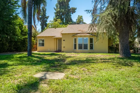 895 E Cross Ave, Tulare, CA 93274