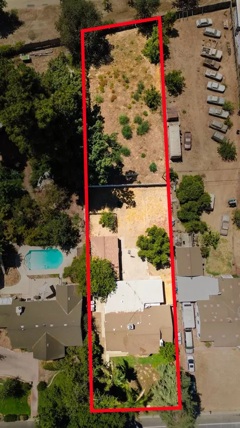 View/Area - 895 E Cross Ave, Tulare, CA 93274 photo 1 of 2