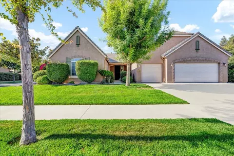 5038 W Reese Ct, Visalia, CA 93277