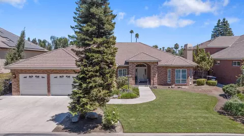 1516 N Roeben Dr, Visalia, CA 93291