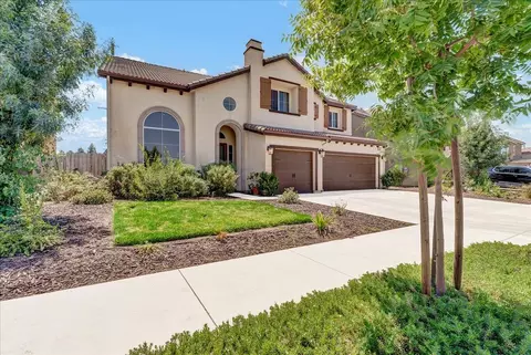 1617 W Payson Ave, Visalia, CA 93291