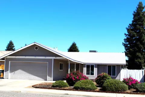 1300 San Lucia Ave, Porterville, CA 93257
