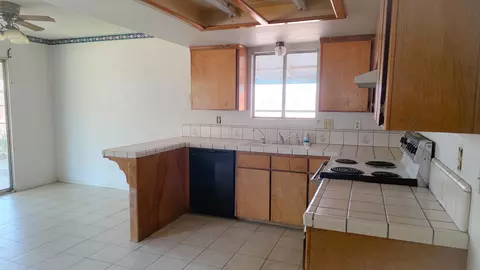 1347 Levich St, Hanford, CA 93230 photo 7