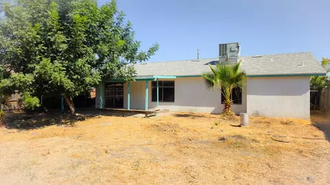1347 Levich St, Hanford, CA 93230 photo 3