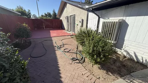 Exterior - 181 Berekeley Ct, Tulare, CA 93274 photo 7 of 9