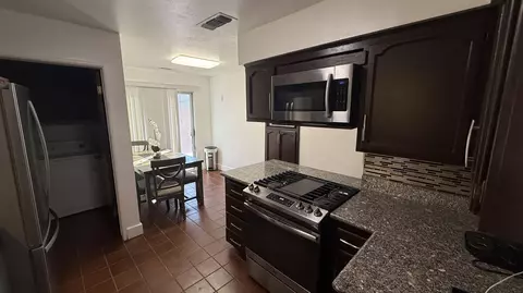 Kitchen - 181 Berekeley Ct, Tulare, CA 93274 photo 1 of 1