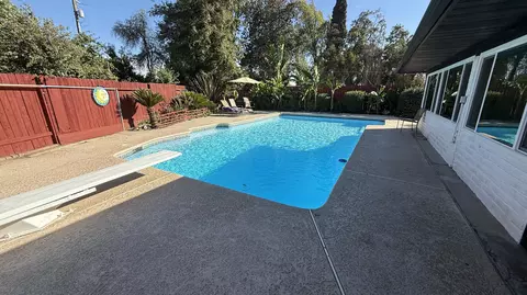 Exterior - 181 Berekeley Ct, Tulare, CA 93274 photo 4 of 9