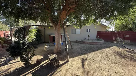 Exterior - 181 Berekeley Ct, Tulare, CA 93274 photo 6 of 9