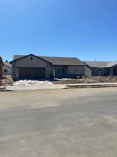 1165 S Ohio E, Porterville, CA 93257