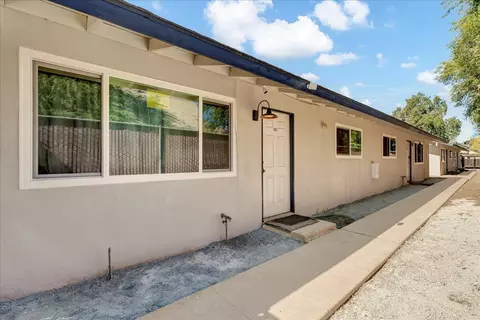 389 N Glenn Ave, Fresno, CA 93701