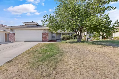 5426 W Ashland Ct, Visalia, CA 93277