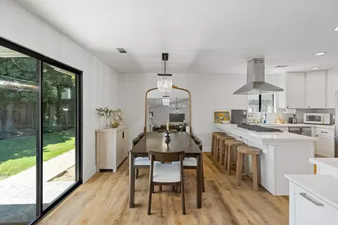 Dining - 331 E Washington Ave, Tulare, CA 93274 photo 2 of 4