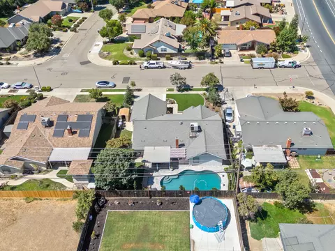 View/Area - 331 E Washington Ave, Tulare, CA 93274 photo 2 of 3