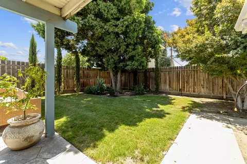 Exterior - 331 E Washington Ave, Tulare, CA 93274 photo 10 of 12