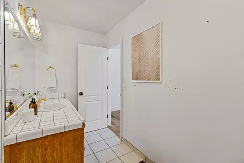 Bath - 331 E Washington Ave, Tulare, CA 93274 photo 5 of 5