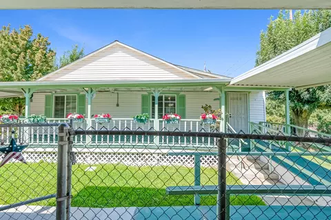 Exterior - 15615 Aspen Ave, Ivanhoe, CA 93235 photo 6 of 17