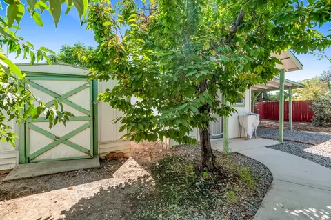 Exterior - 15615 Aspen Ave, Ivanhoe, CA 93235 photo 12 of 17