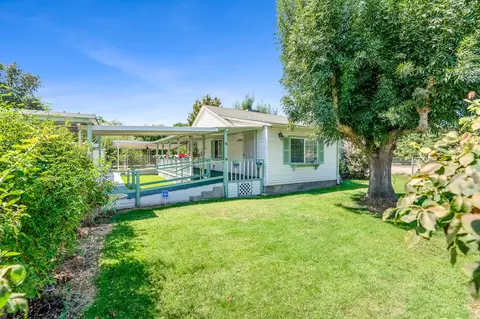 Exterior - 15615 Aspen Ave, Ivanhoe, CA 93235 photo 4 of 17