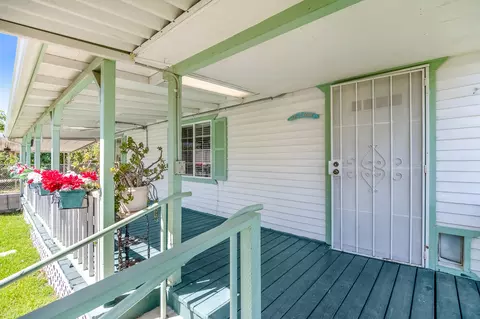 Exterior - 15615 Aspen Ave, Ivanhoe, CA 93235 photo 9 of 17