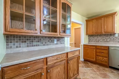 Kitchen - 15615 Aspen Ave, Ivanhoe, CA 93235 photo 5 of 5