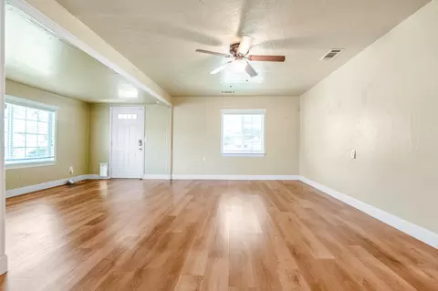 Living - 15615 Aspen Ave, Ivanhoe, CA 93235 photo 5 of 5