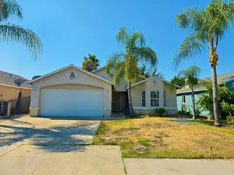 13511 7th Street St, Parlier, CA 93648