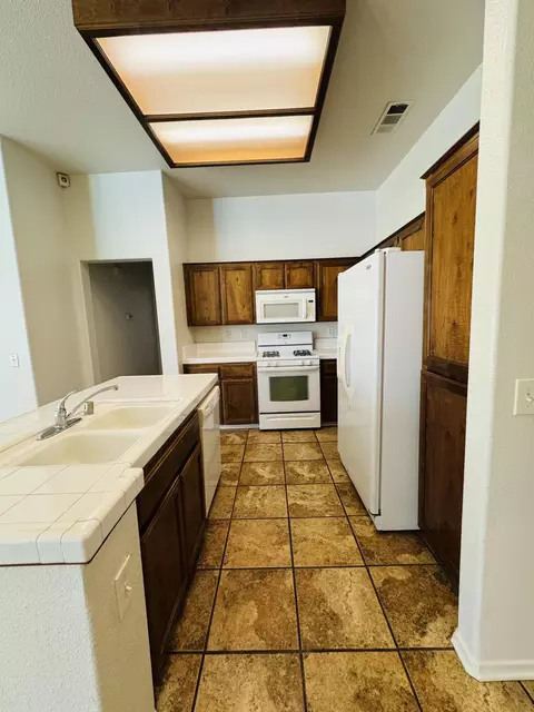Kitchen - 1403 Bradley Ct, Exeter, CA 93221 photo 1 of 3