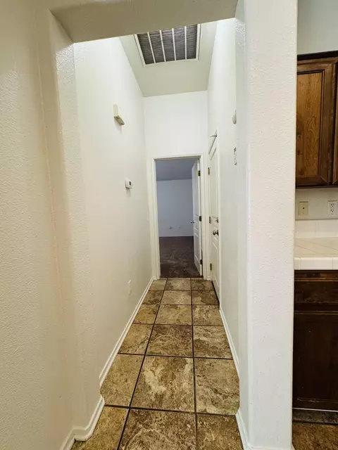Entry Way - 1403 Bradley Ct, Exeter, CA 93221 photo 2 of 2