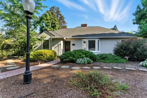 1510 W Beverly Dr, Visalia, CA 93277