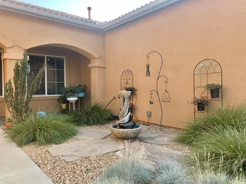 Exterior - 3113 E Beech Ct, Visalia, CA 93292 photo 7 of 26