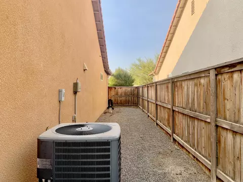 Exterior - 3113 E Beech Ct, Visalia, CA 93292 photo 8 of 26