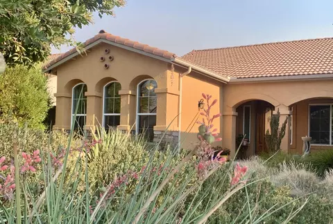 Exterior - 3113 E Beech Ct, Visalia, CA 93292 photo 6 of 26