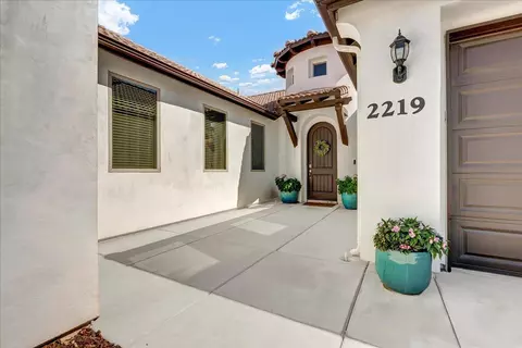 2219 W Theta Ave, Porterville, CA 93257