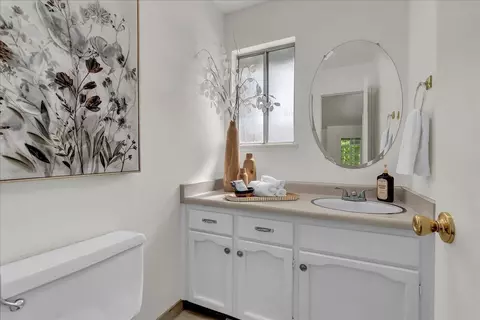 Bath - 803 N B St, Exeter, CA 93221 photo 1 of 4