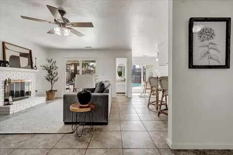 Entry Way - 803 N B St, Exeter, CA 93221 photo 1 of 5