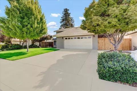 Exterior - 803 N B St, Exeter, CA 93221 photo 4 of 7