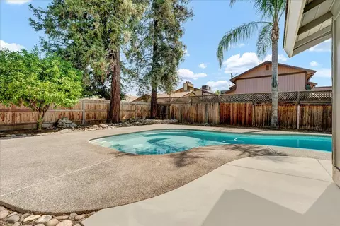 Exterior - 803 N B St, Exeter, CA 93221 photo 5 of 7