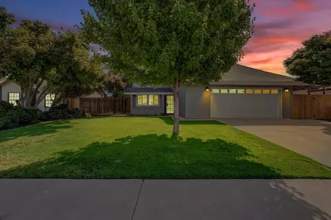 Exterior - 803 N B St, Exeter, CA 93221 photo 2 of 7