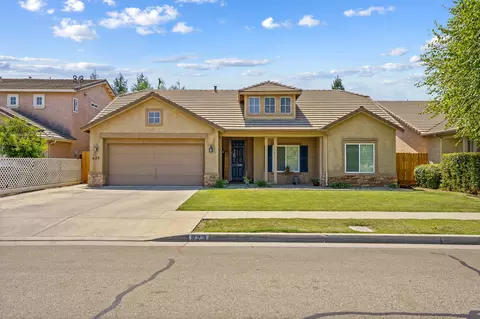623 W James Ct, Visalia, CA 93277