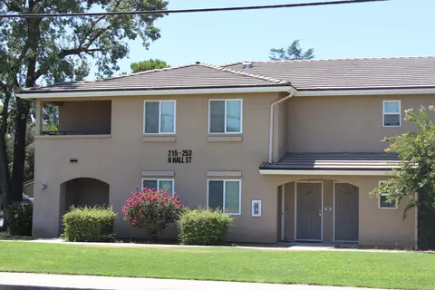 215-253 N Hall St, Visalia, CA 93291