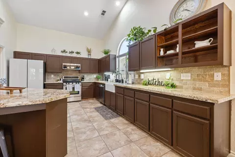 2338 Evergreen Ave, Visalia, CA 93292 photo 14