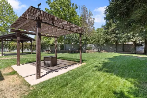2338 Evergreen Ave, Visalia, CA 93292 photo 39