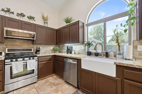 2338 Evergreen Ave, Visalia, CA 93292 photo 17