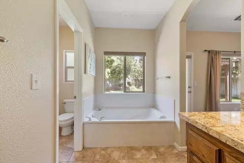 2338 Evergreen Ave, Visalia, CA 93292 photo 33