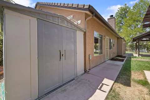 2338 Evergreen Ave, Visalia, CA 93292 photo 37