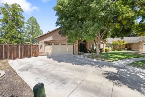 2338 Evergreen Ave, Visalia, CA 93292 photo 3